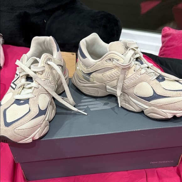 New Balance Cream and Navy Sneakers - Picture 6 of 7